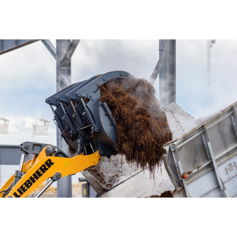 BIG crocodile grab for telehandler