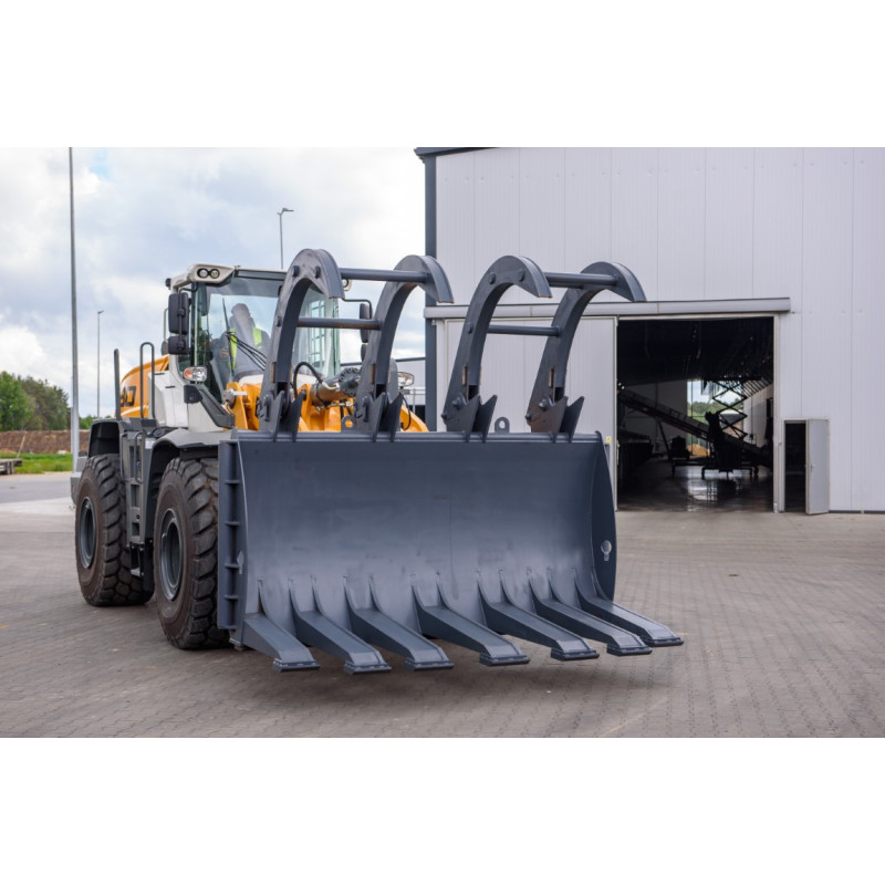 BIG crocodile grab for telehandler